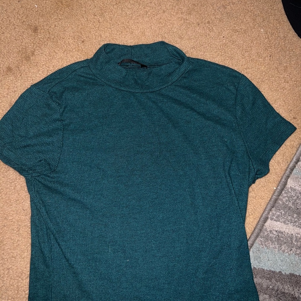 Assorted crop tops - Picture 3 of 3